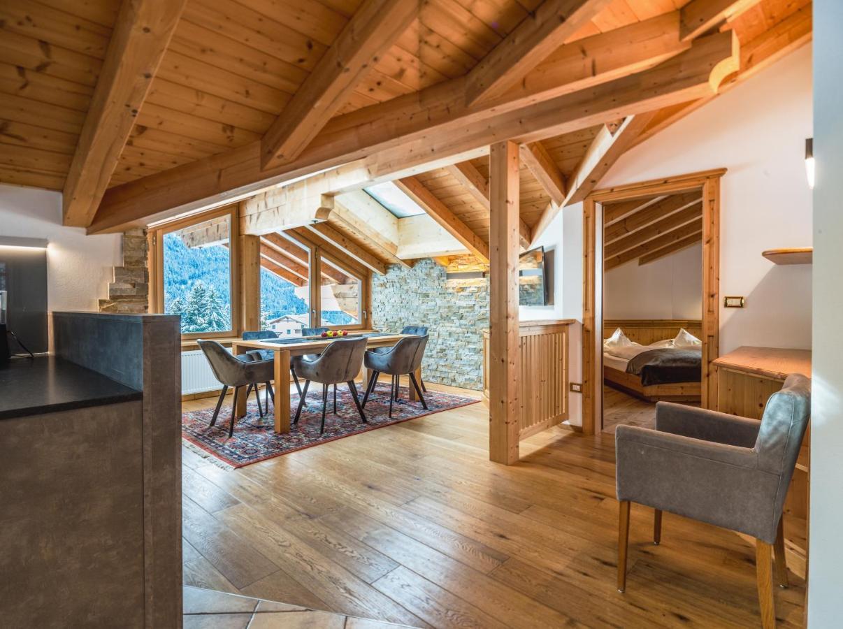 Garni Hotel Rosengarten B&B Selva di Val Gardena Exterior foto
